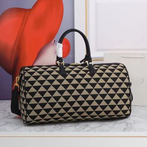 2023 handbag Men's giant luggage luxury designer handbag Women's fast travel bag Large capacity suitcase handbag