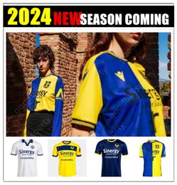 2023 Hellas Verona FCHRUSTIC Voetbalshirts Heren HENRY VERDI LASAGNA TAMEZE DOIG 120TH Anniversary Voetbalshirts Uniformen met korte mouwen calcio