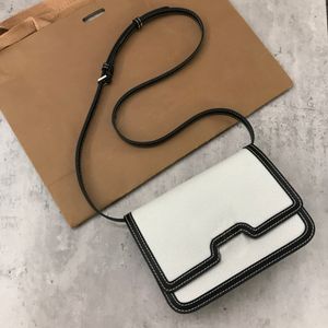 2023 Sacs de concepteurs de haute qualité fermoir monogramme et fabriqué dans des sacs à bandoulins en cuir granuleux en mini-sacs crossbody sac avec boîte