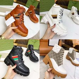 2023 Klassieke enkellaarzen van hoge kwaliteit Dames Designer schoenen warme winter luxe merkstijl laarsjes martin Leer materiaal Rubber gegroefde zool Retro sport Met doos