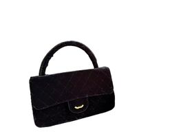 2023 Diseñador de alta calidad Pequeño bolso de viento fragante Bolso de mujer Bolso biselado Bolso de gama alta Bolso de compras de moda Bolso de terciopelo dorado negro Bolso