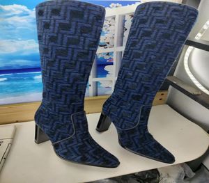 2023 Highheeled Chenile Boots Baguette Boot Square Toe met blauwe en zwarte Jacquard Motif Heelhoogte 110 mm dames Fashion desig9983758