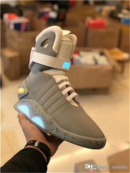 2023 Botas calientes Lanzamiento Auténtico Air Mag Regreso al futuro Zapatillas de deporte de moda Hombres Mujeres Zapatos deportivos Iluminación LED Entrenadores al aire libre con original