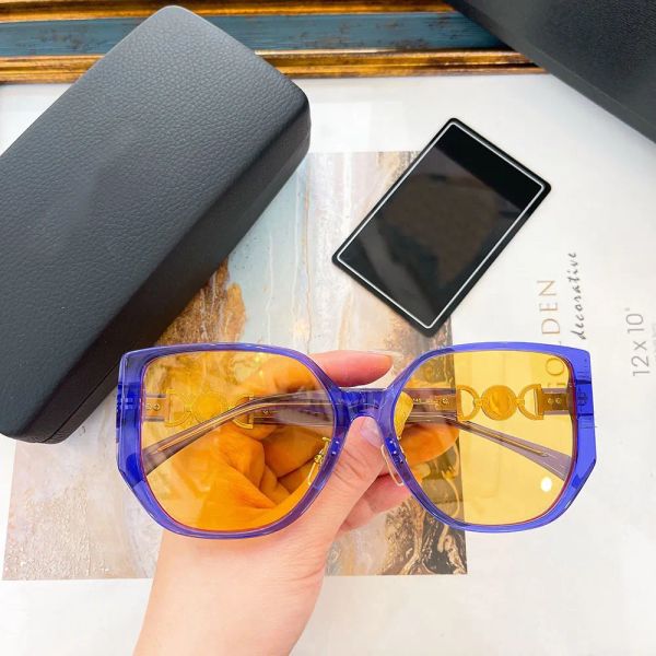 2023 Estilo de venta caliente Gafas de sol de alta calidad Gafas de lente de placa de PC de marco completo para mujer Gafas de viaje de conducción de playa de diseño exclusivo para mujer