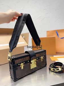 2023 Vente chaude Mode européenne Rivet Sac à bandoulière Designer Sac à bandoulière de haute qualité Sac de boîte en cuir véritable Sac à main de luxe Femmes Louiseitys Sac de maquillage rétro