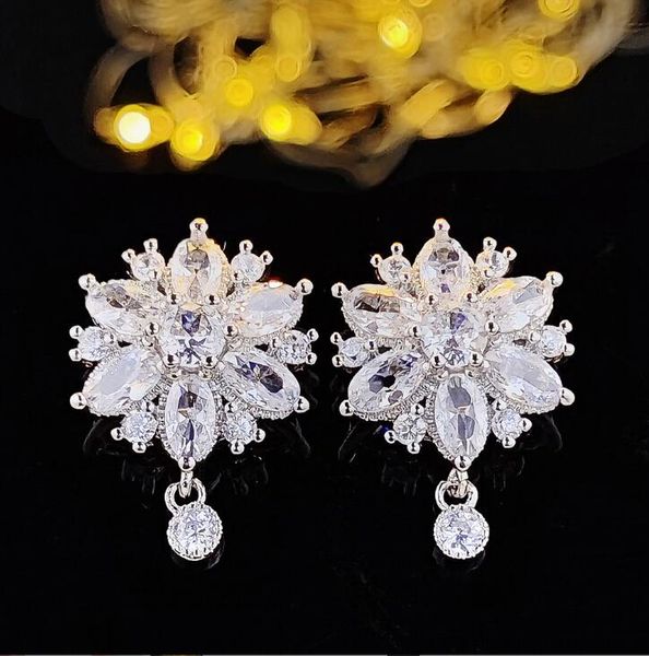 2023 Pendientes colgantes espumosos calientes Joyería de lujo Plata de ley 925 Marquesa Corte Topacio blanco CZ Diamante Piedras preciosas Fiesta Mujer Boda Flor Pendiente de gota Regalo