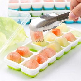 2023 Bacs à glaçons Réutilisable Silicone Ice Cube Moule Machine à glaçons aux fruits avec couvercles amovibles Outils de cuisine Congélateur Moule d'été HKD230828