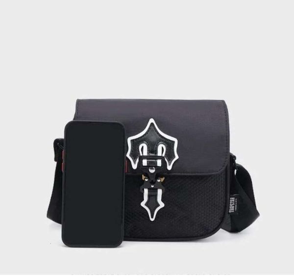 2023 IRONGATE T Bolso cruzado Reino Unido Londres Bolso de moda Bolsas impermeables Trapstar Diseñador de lujo Bolsa de mensajero deportiva Universidad delgada