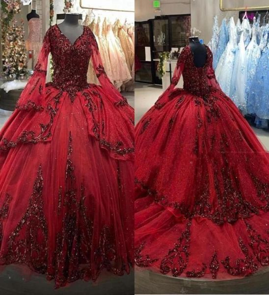 2023 Julieta Mangas largas Vestidos de quinceañera Lentejuelas brillantes de color rojo oscuro Apliques Vestidos de bola de novia Capas hinchadas Corsé Volver Prom S8099504