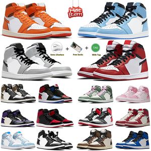 Hommes 1 High Og 1S Chaussures de basket-ball Jumpman Lost and Found Skyline Hommes Baskets University Blue Se Space Jam Patent Bred Gorge Green Dark Mocha Starfish Femmes Baskets