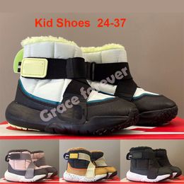 2023 Kinderschoenen voor jongens meisjes Kleine UFO Hoge pluche Chunky Atletische Outdoor Casual Mode Sneakers Kinderen Lopen peuter Sport Trainers Eur 24-37