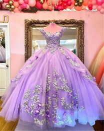 2023 Lavendel Quinceanera Dresses Lace Applique Banden 3D Bloemen Ruches Mouwloos kralen Custom Made Sweet 16 Princess Party Ball Gown Vestidos