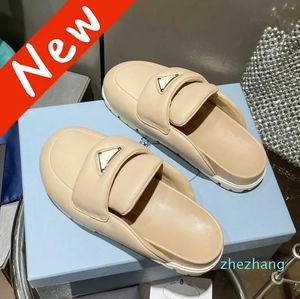 2023-sandales en cuir femmes Designer Sabots Pantoufles Plate-forme Femmes Diapositives mules mode Pain Pantoufle plat Slide luxe été plage sandale Casual Chaussures