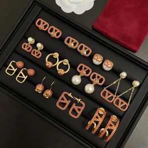 Boucles d'oreilles en métal avec lettres simples pour femmes, mode féminine, exquises, pour la saint-valentin, nouvelle collection 2023
