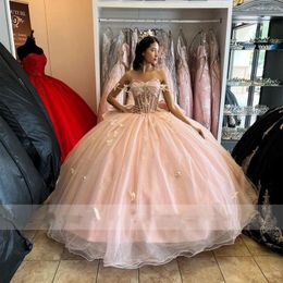 2023 Lichtroze Quinceanera -jurken Handgemaakte vlinders applique kralen boog sweep trein tule op maat gemaakt zoet 15 16 prinses optocht baljurk vestidos