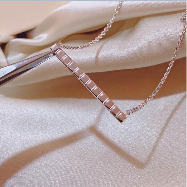 2023 joli pendentif mignon colliers long or rose mince chaîne en acier inoxydable petits blocs bande designer femmes collier avec sac à poussière bleu et boîte