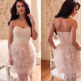 2023 Robes de queue arabe luxueuse Plume Crystal perle Short Mini Sage sans bretelles Soirée Prom Prom Party Robe Homecoming Robes Coutureaux Coutureaux