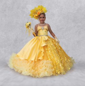 2023 Luxueux Dentelle Perlée Robes De Fille De Fleur Robe De Bal Cristaux Tiers Organza Tutu Lilttle Enfants Anniversaire Pageant Robes De Mariage