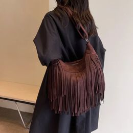 Bolso de marca de lujo con borlas para axila para mujer, bandolera de piel de alta calidad, bonitos bolsos y bolsos de diseñador, cruzado, 2023, 240226