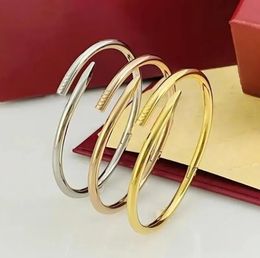 Bracelet à ongles classique de luxe, de styliste, à la mode, manchette unisexe, bijoux en or, cadeau de saint-valentin, 2023