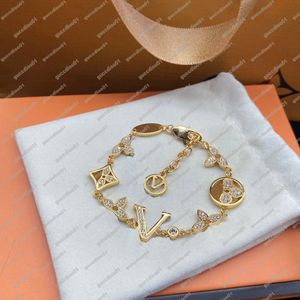 2023 luxury designer elegant fashion womens letter pendant gold bracelet wedding necklace special design jewelry top quality chain