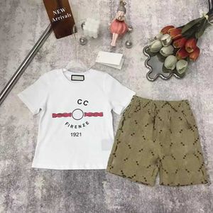 2023 Designer De Luxe Enfants T-shirt Voile Jupe Ensembles De Vêtements Marque De Mode D'été Trésors Pour Enfants Et Filles Coton Deux Pièces À Capuche Blanc Aaa