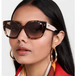 2023 Luxury Designer New P Famille Pirgular Sunglasses Femme Ins Cyber ​​Red Personnalisés Lunettes de soleil Leopard SPR24X-F-F