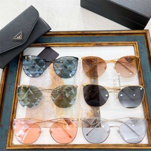 2023 designer de luxe New P famille métal lunettes de soleil teintées unies ins net rouge même triangle Lunettes de soleil spr50