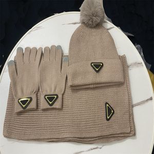2023 Luxury designer scarf Hat Glove set Women's Winter Hat Scarf set Warm knit hat Winter Outdoor fashion shawl scarf hat 881
