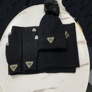 2023 Diseñador de lujo Bufanda Sombrero Conjunto de guantes Sombrero de invierno para mujer Conjunto de bufanda Gorro de punto cálido Invierno Moda al aire libre chal bufanda sombrero