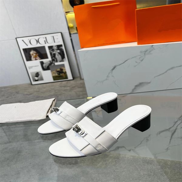 2023 Designer de luxe pantoufles sandales pour femmes plage sandales en cuir marron chaussures à talons hauts pour femmes avec boîtes orange et sacs à poussière sandale pantoufle chaussure femme sandales