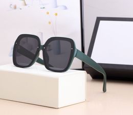 2023 luxe Designer Summer Style tempérament femmes lunettes de soleil super léger UV Protection Fahion Mixed Color Come With Box