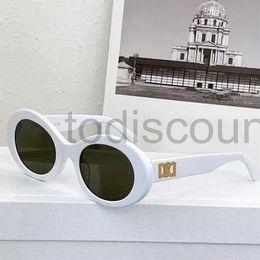 2023 Lunettes de soleil de luxe Lunettes de soleil pour hommes avec Lisa Triumph Beach Street Photo la même boîte à cadre en métal de mode 5eg2y