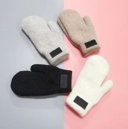 2023 luxe ontwerper dames één vingerhandschoenen katoen warme winter outdoor essentials casual mode ck dameshandschoenen