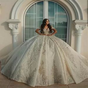 2023 Luxe Dubai Arabië Baljurk Trouwjurken Off Schouder Kralen Kant Geappliceerd Plus Size Custom Made Bruidsjurken Backless Robe de