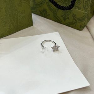 2023 Luxe Mode Damesring Designer Bloemen 18k witgouden diamanten ring zonder doos