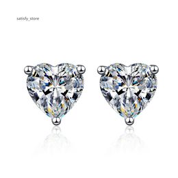 2023 Luxury Bijoux Fine Bijoux Diamond Stude d'oreille Cœur de coeur 1CT VVS Boucles d'oreilles Moisanite Sliver de haute qualité 925 Silver Classic