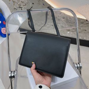 2023 Mini sac à dos de luxe Sac à dos à rabat en métal élégant épaule classique de haute qualité en cuir véritable noir sacs à provisions bandoulière luxes