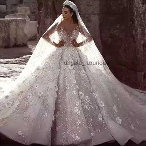 2023 Robes de mariée de luxe plus taille perles robes nuptiales