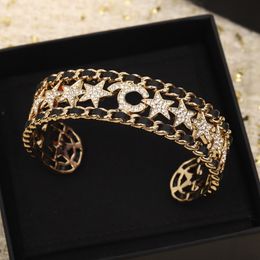 2023 Luxe kwaliteit charme armband met diamant en zwarte echt lederen holle ontwerpster Star Shape Have Box Stamp PS7820A