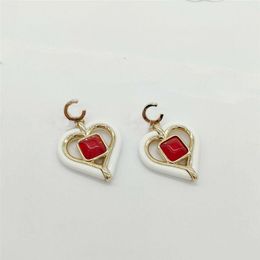 2023 Collier pendentif en forme de coeur de charme de qualité de luxe avec boucle d'oreille de couleur rouge et blanche en plaqué or 18 carats avec boîte de timbre PS7253h