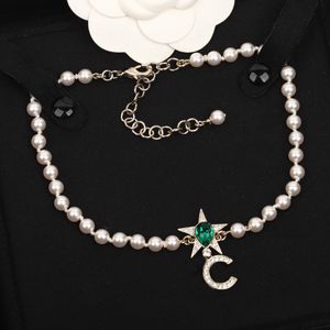 2023 Luxe qualité Charm pendentif collier charme goutte boucle d'oreille broche design ont boîte timbre en or 18 carats plaqué perles vertes PS7710A