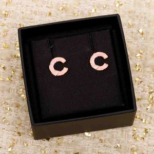 Boucle d'oreille à breloques de qualité de luxe, couleur rose, plaqué or 18 carats, avec boîte à tampons, design en émail, PS4676A, 2023