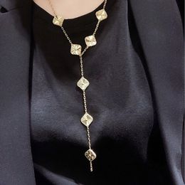 2023 Collier de concepteur Van Clover Luxury Long Pearl 4 Leaf 18k Gold Laser Brand Chain Collier Bijoux de mariage