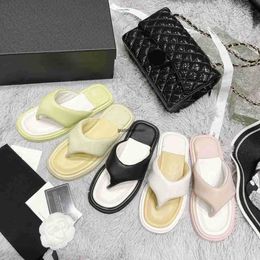 2023 Luxe Damesslippers Slippers Zachte Designer Schoenen Midden Hak Schoenen Zomer Strand Comfort 34-42 TOP BESTE GOEDE SCHOENEN