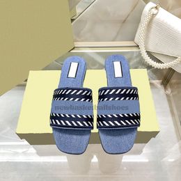 2024 Luxury Womens Slippers Designer Sandals Denim Blue Casual Flat Chores plate-forme d'été Mules d'automne Script Logo Denim Sandales Sandales Femmes Slides Men Taille de la chaussure 35-41