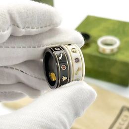 2023 Luxe ontwerpersring met duidelijke letters vakmanschap volledige persoonlijkheid ment sieraden gouden en zilveren bruiloft paar geschenken ringen voor vrouwen mannen