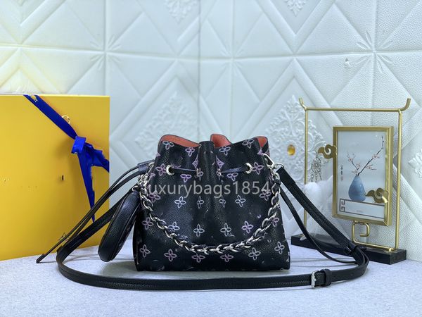 2023 M21886 Gris Souris Bella Mahina Porte-monnaie Sac seau en cuir noir Sac tissé en cuir perforé Sac à chaîne de luxe pour femme Portefeuille à fleurs Bella Monograms