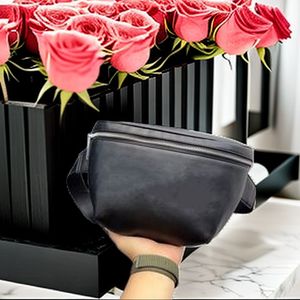 2023 Marché Vente Chaude Nouveau Sac De Poitrine En Peau De Vache De Haute Qualité Pour Hommes Et Femmes Fermeture À Glissière Ouverture Petite Vie Sportive Underarm Waistpack Mode Décontractée Style Personnalisé