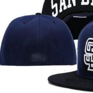 2023 Casquettes de baseball entièrement fermées pour hommes Été Bleu marine Lettre Bone Hommes Femmes Couleur noire Toutes les 32 équipes Sport décontracté Chapeaux ajustés 